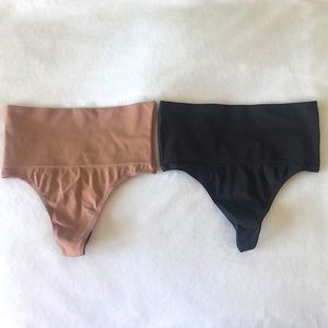 Skims SMOOTHING THONG